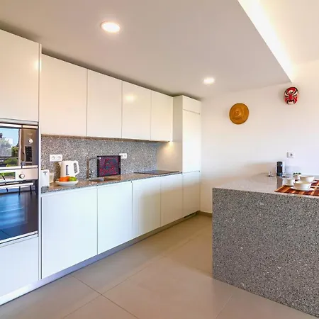 Διαμέρισμα Marvell Design With Heated Pool&playground *