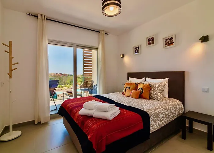 Marvell Design With Heated Pool&playground Apartment *