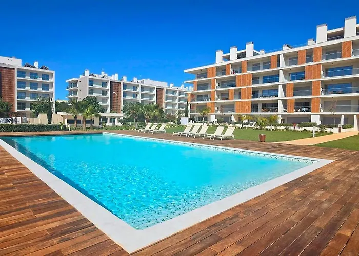 Marvell Design With Heated Pool&playground Apartment